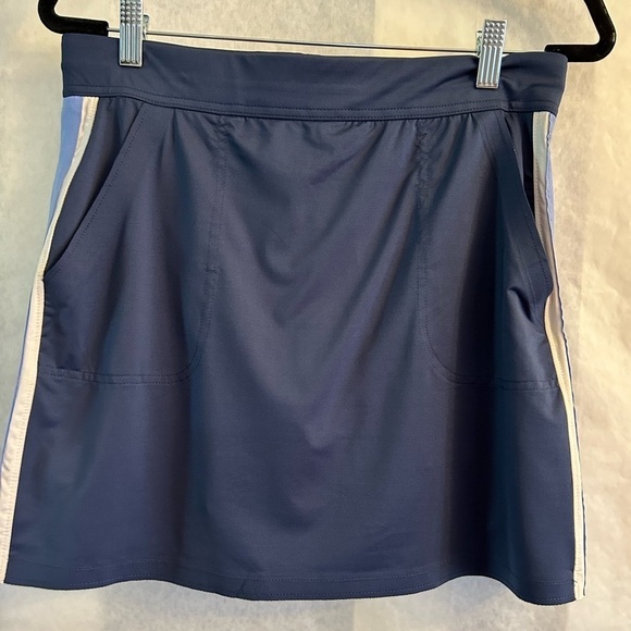 Belyn Key Mia Golf Navy blue skort w/piped side panel & built in short Sz-S T6 - Picture 4 of 14